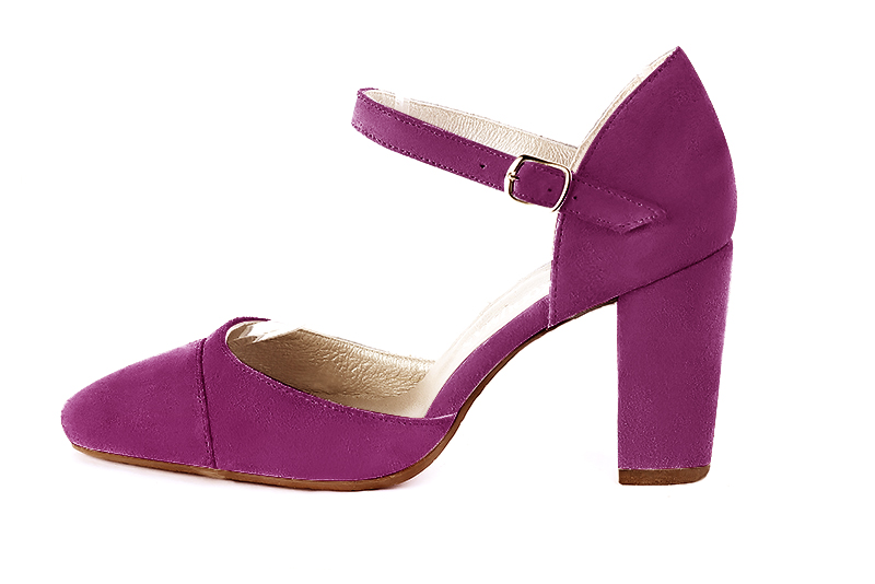 Mulberry purple women's open side shoes, with an instep strap. Round toe. High block heels. Profile view - Florence KOOIJMAN
